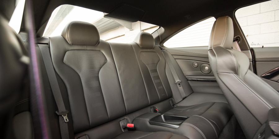 Интерьер BMW M4 Coupe Competition Package (F82) 2017 года  (AU) (фото 12 из 15)